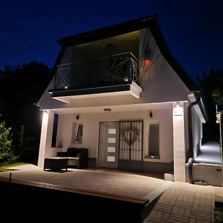 Varta-lak Panorama Preshaz Vendeghaz Holiday home Bakonycsernye